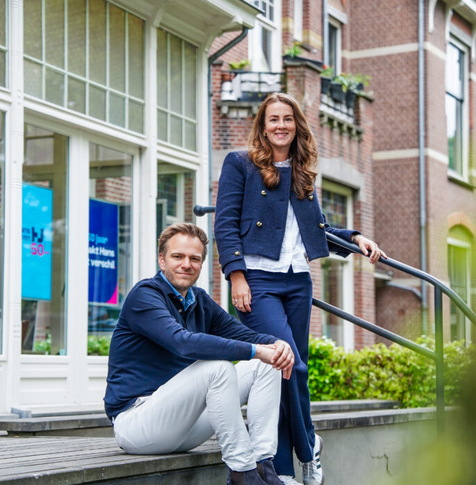 Twan en Fleur voor kantoor Nijmegen