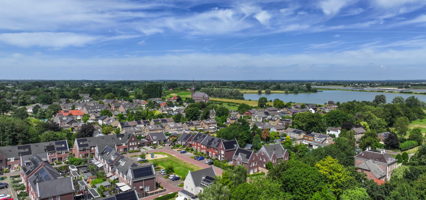 ondernemers gevestigd in Weurd Nijmegen zichtbaar in stedelijk dronebeeld met bedrijfsruimte