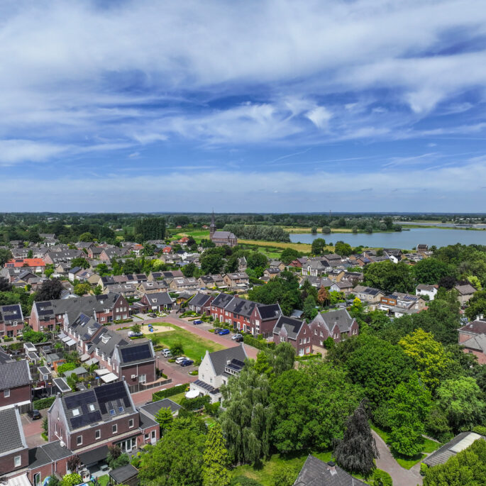 ondernemers gevestigd in Weurd Nijmegen zichtbaar in stedelijk dronebeeld met bedrijfsruimte